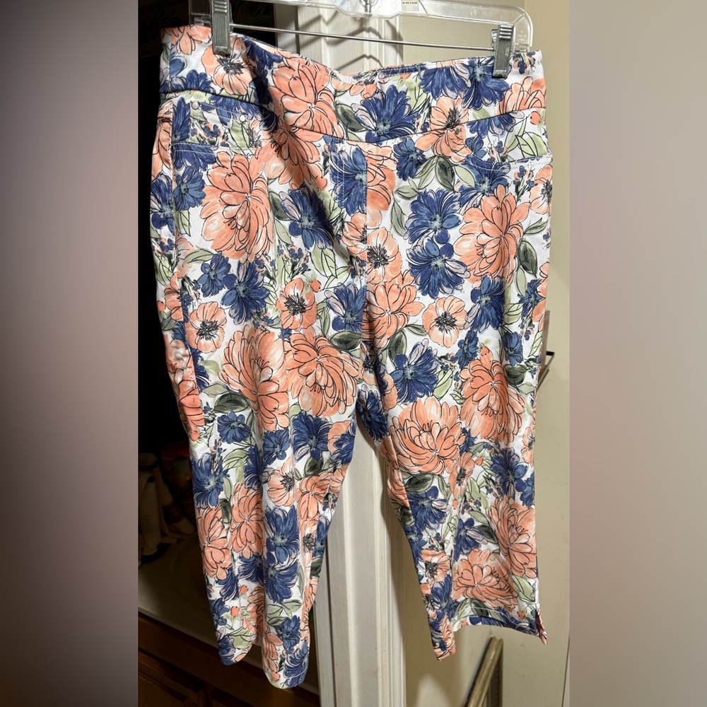 Ruby Rd. Peach and Navy Floral Capri Pants